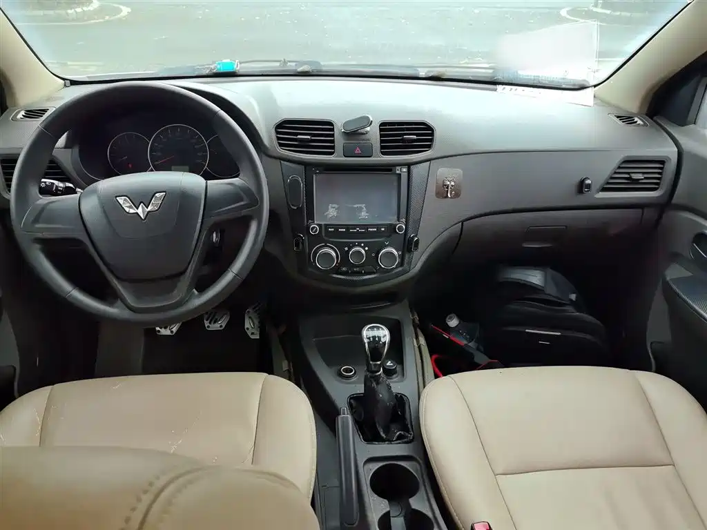 Wuling Motors Wuling Hongguang 2015 2014 1.5L S Standard