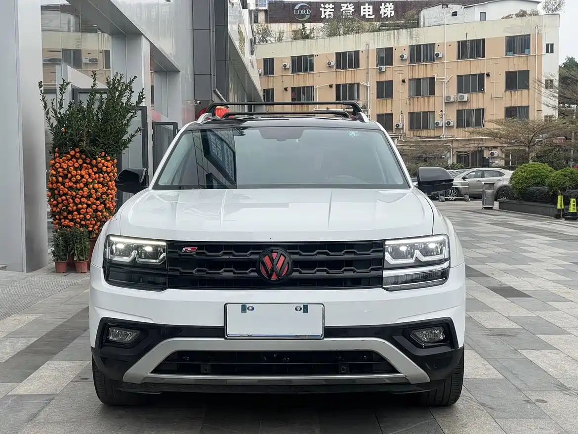 Volkswagen Teramont 2020 380TSI 4WD Luxury Edition China VI фото 14