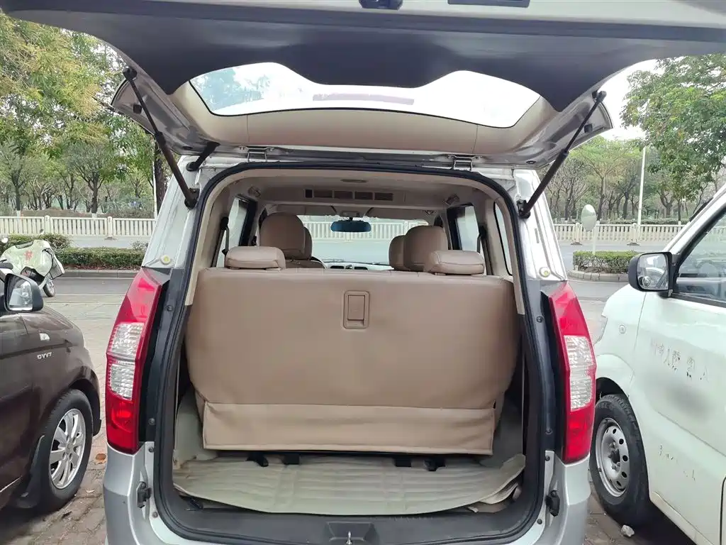 Wuling Motors Wuling Hongguang 2015 2014 1.5L S Standard