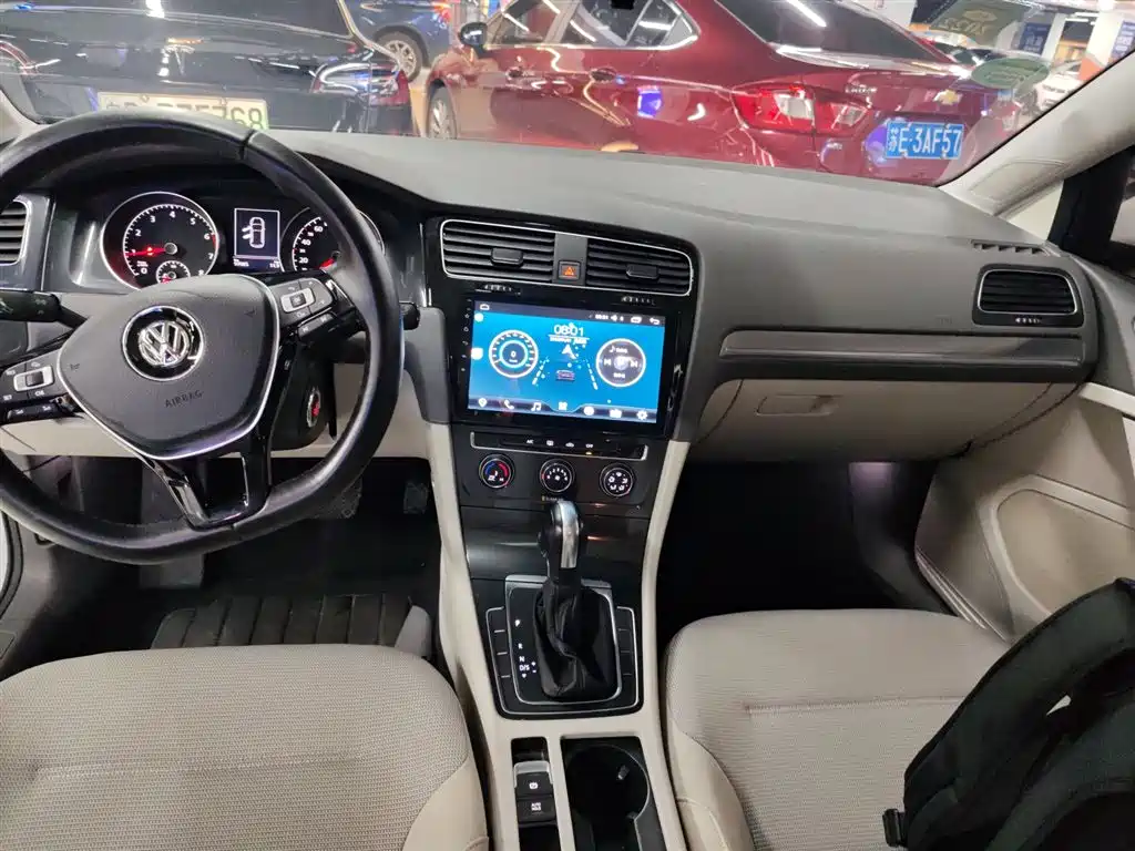 Volkswagen Golf 2018 1.6L Automatic Comfort фото 9