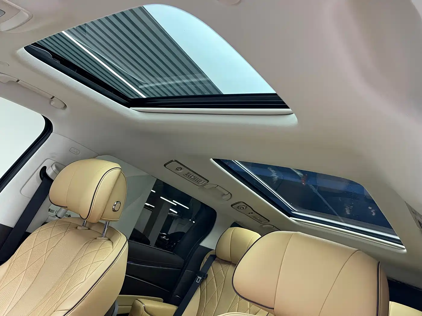Denza D9 2026 2024 DM-i 980 AWD Premium