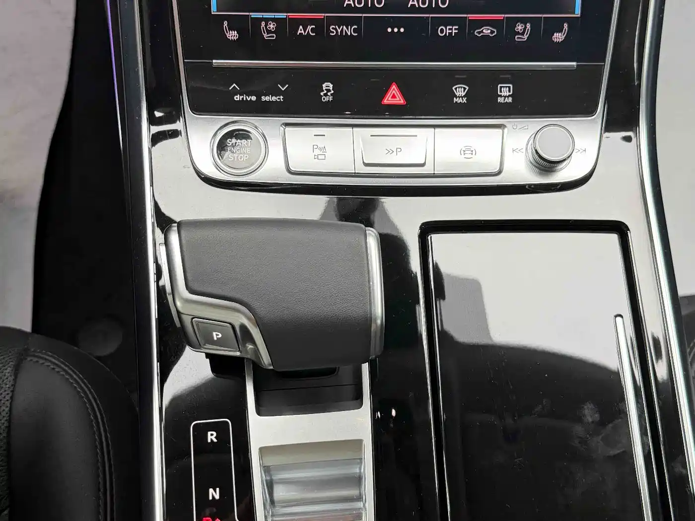 Audi Q8 2024 2023 55 TFSI Luxury Sport