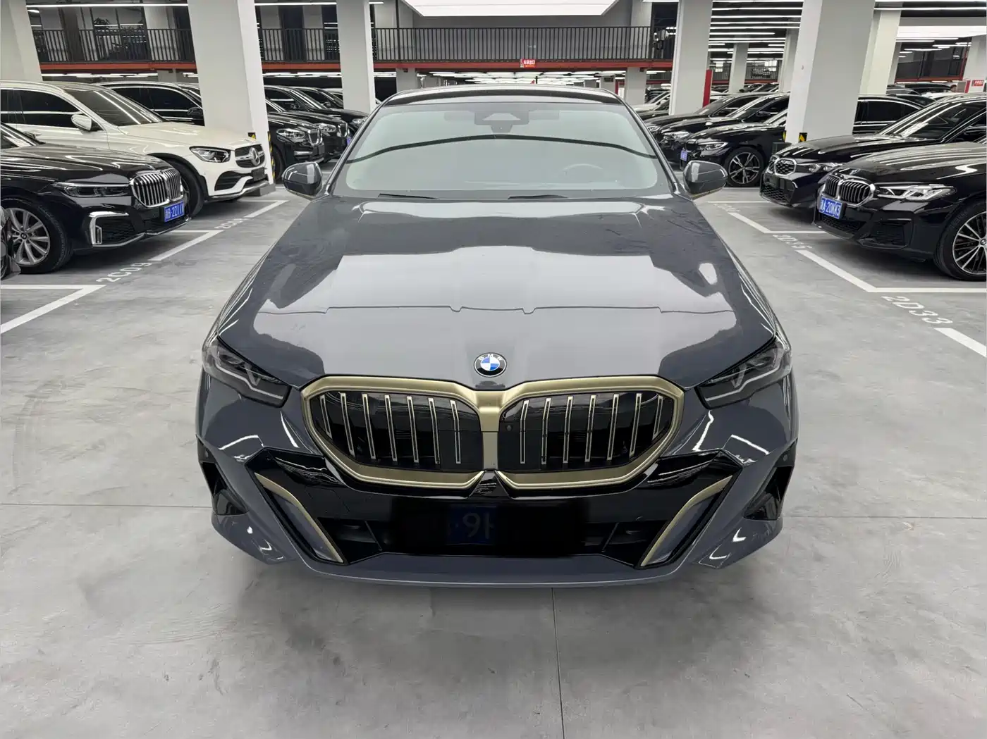 BMW 5 Series 2024 530Li Leading M Sport Package фото 2