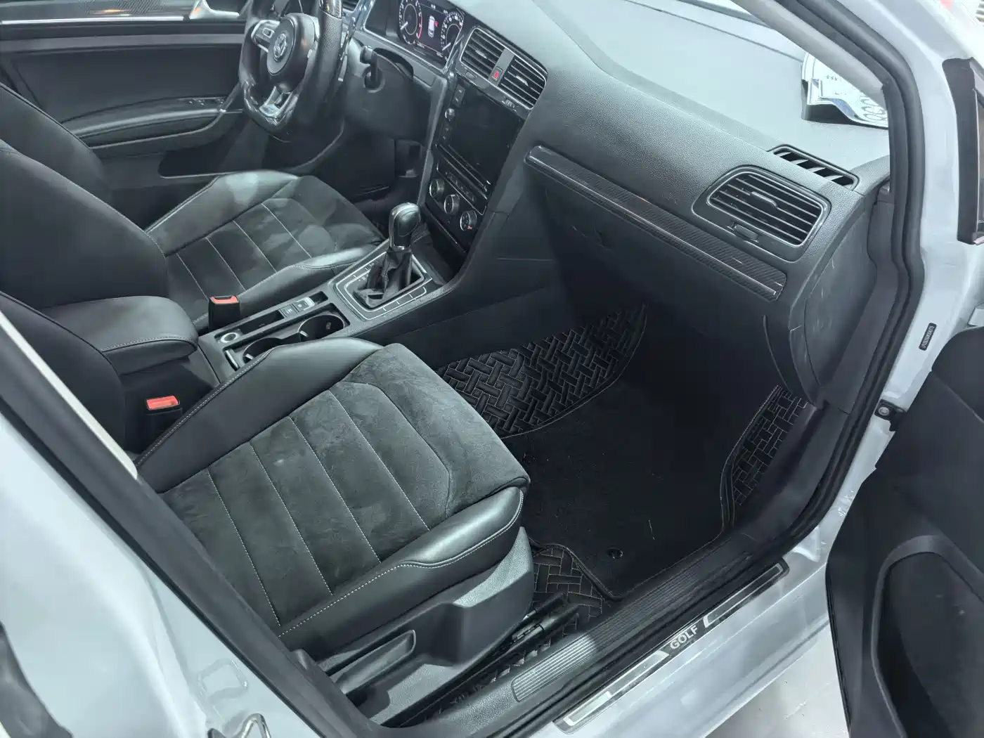 Volkswagen Golf 2019 280TSI DSG Luxury China VI фото 3