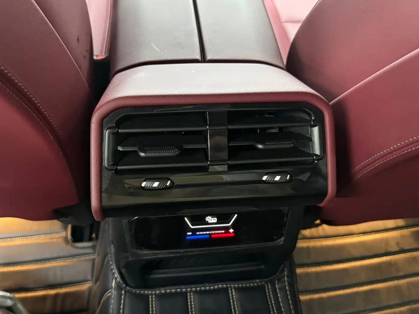 BMW 5 Series 2024 530Li Leading M Sport Package фото 8
