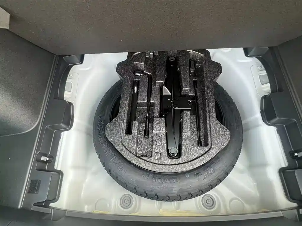 GEELY AUTOMOBILE BINYUE