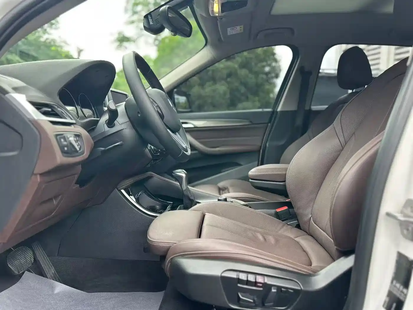 BMW X1 2019 sDrive18Li Premium Model фото 7