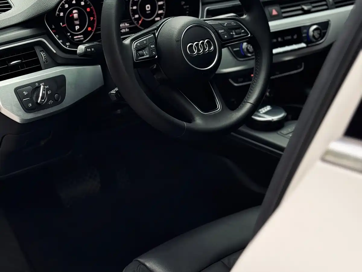 Audi A4L 2018 30th Anniversary 40 TFSI Fashion фото 8