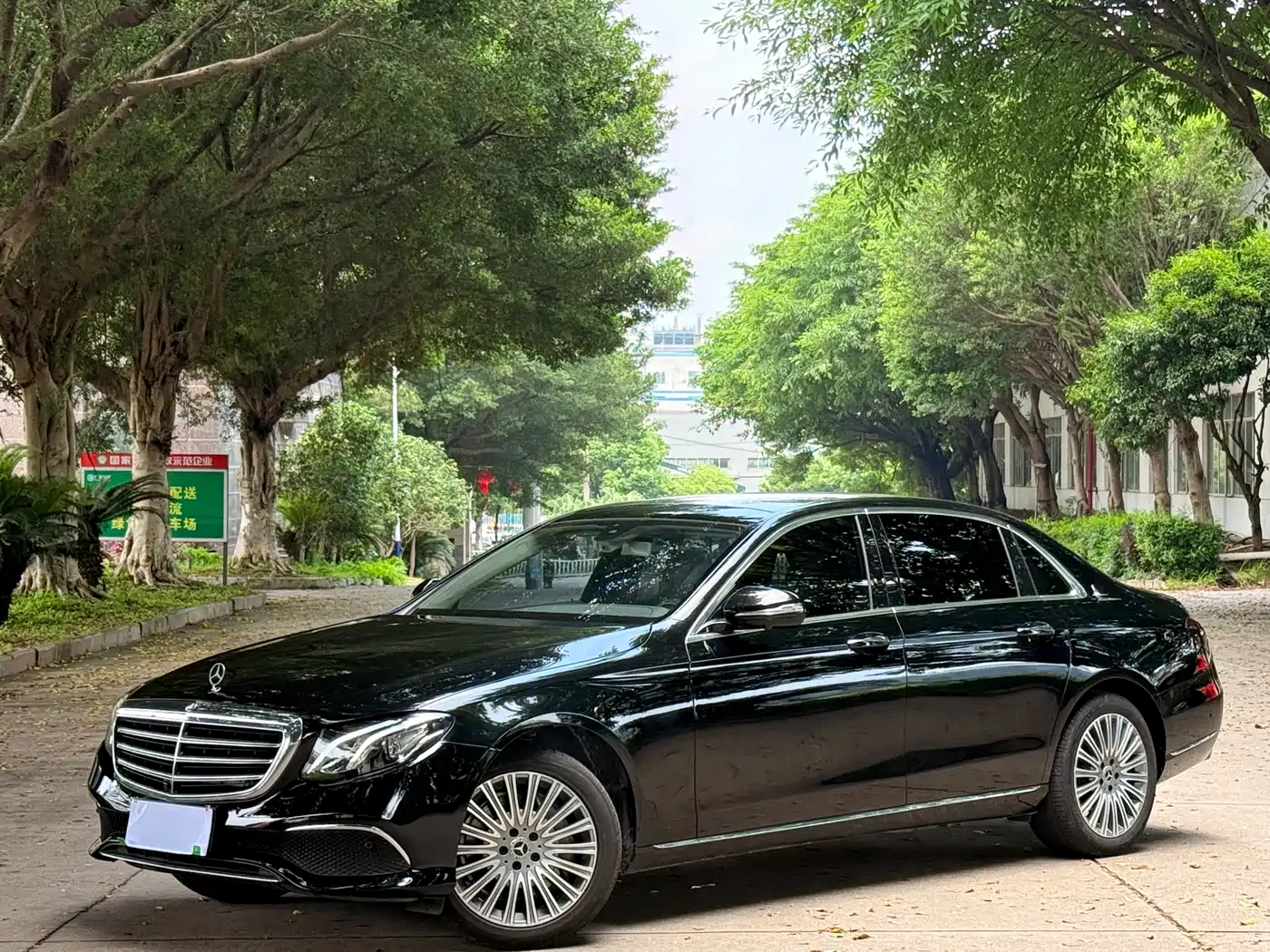 Mercedes-Benz E-Class 2020 E 300 L Fashion
