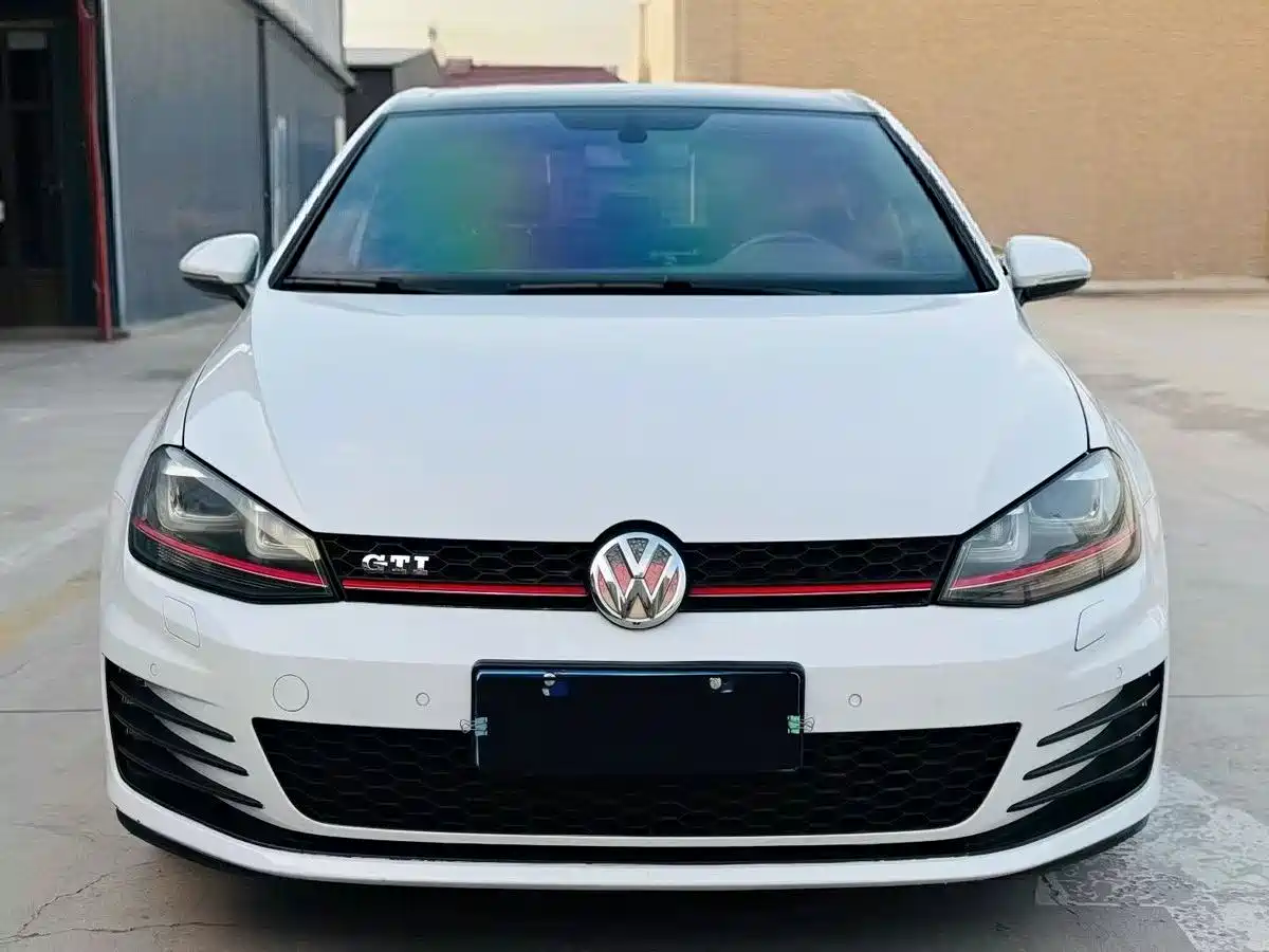 Volkswagen Golf GTI 2016 2.0TSI GTI фото 2