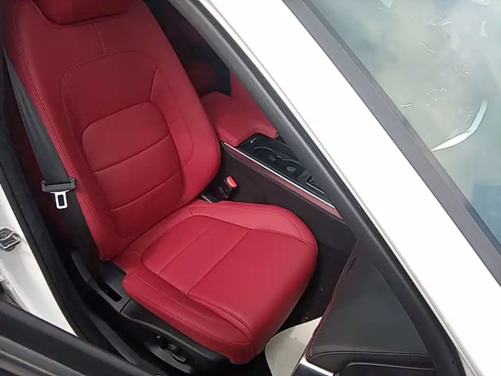 Jaguar XEL 2024 2024 Model 2.0T 250PS R-DYNAMIC S Gloss Black Sport Edition