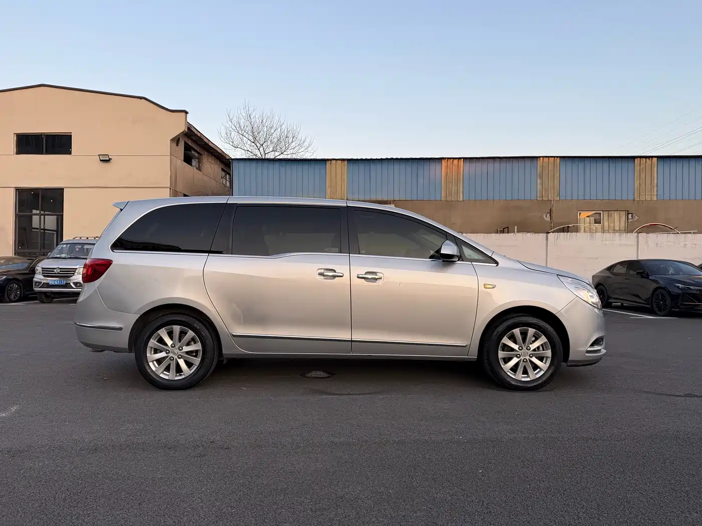 Buick GL8 2018 28T Luxury Model China VI фото 14