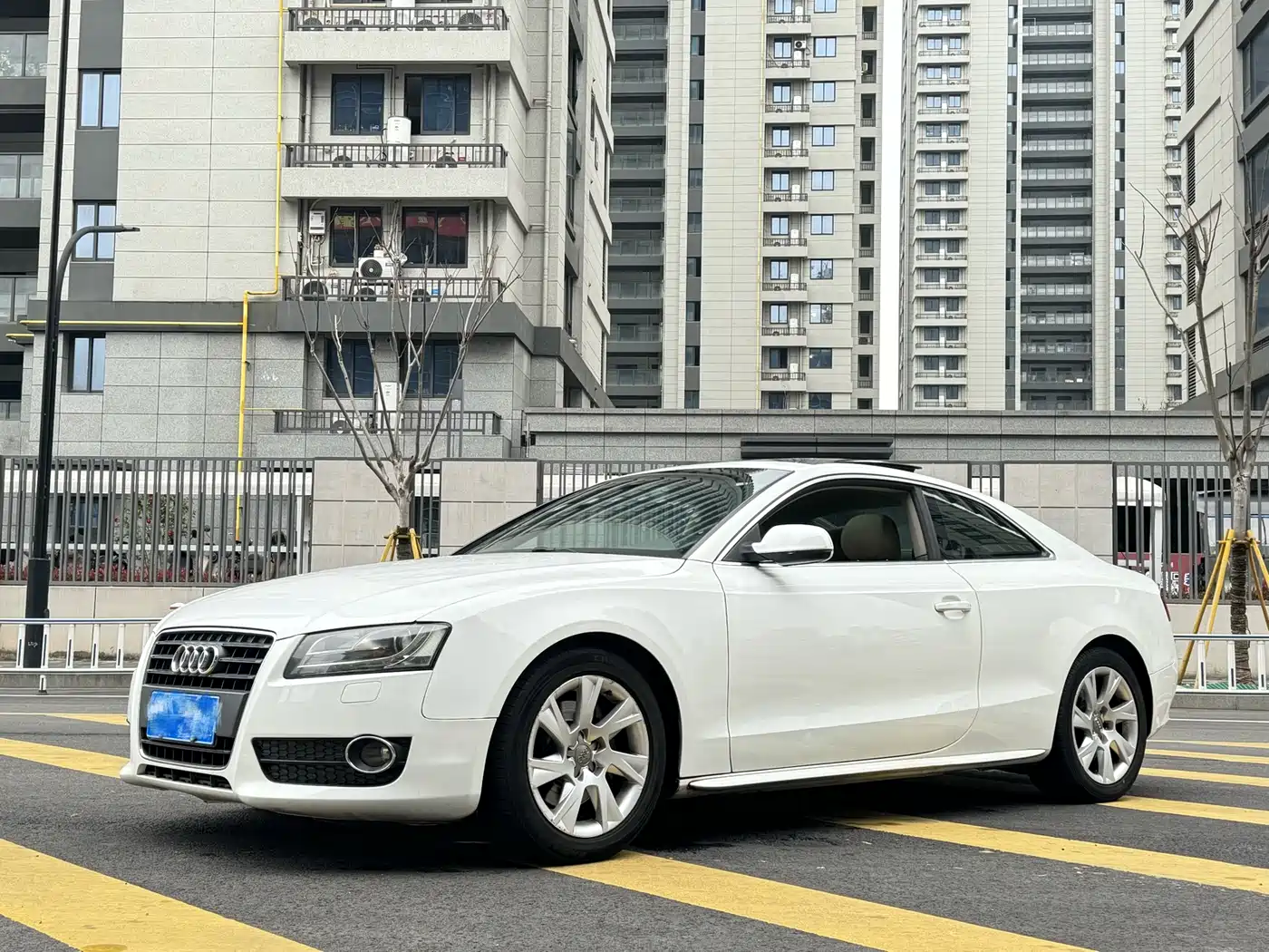 Audi A5 (Import) 2009 2.0TFSI coupe фото 2