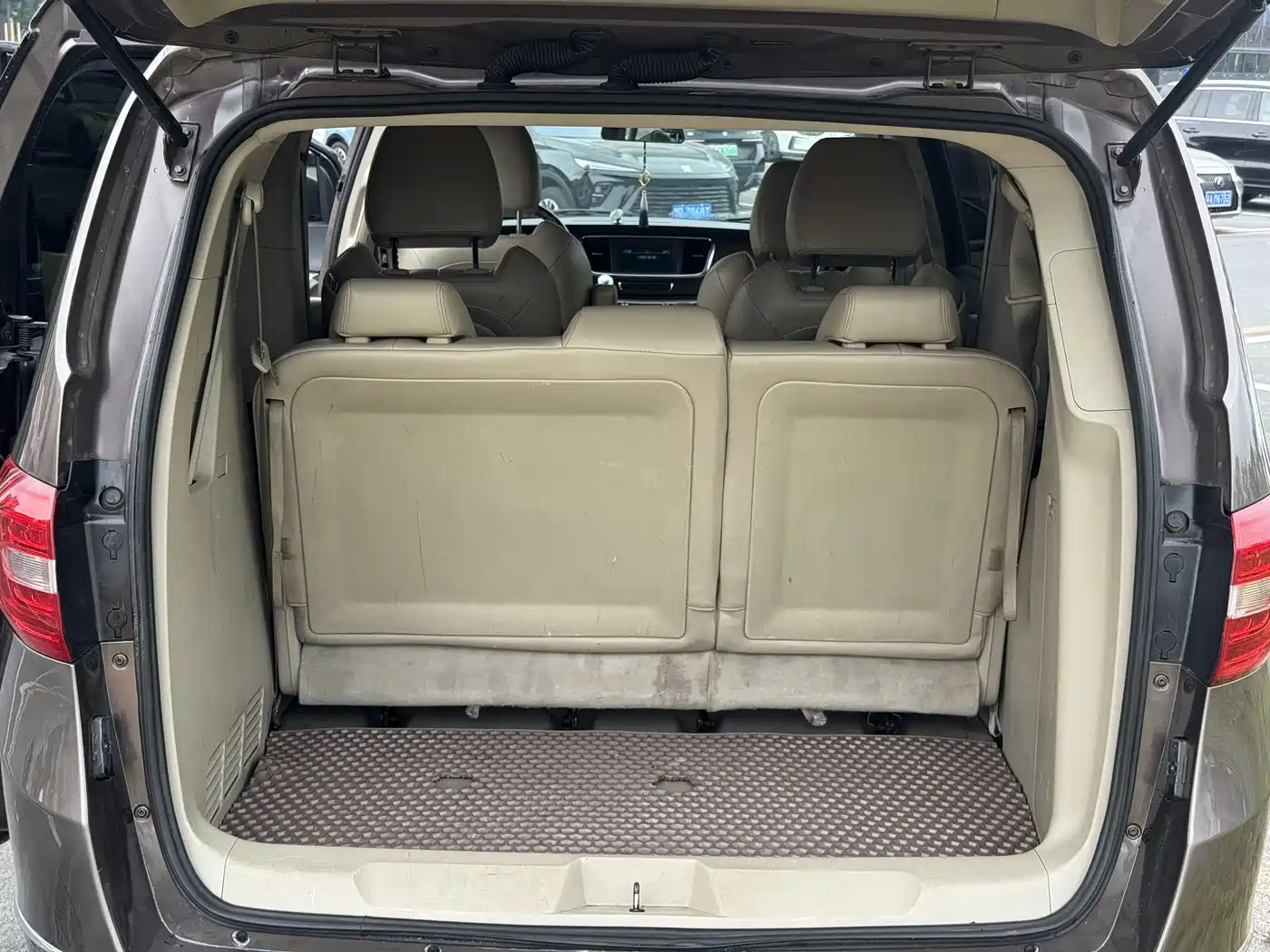 Buick GL8 2015 2.4L Luxury Business Exclusive Edition фото 28