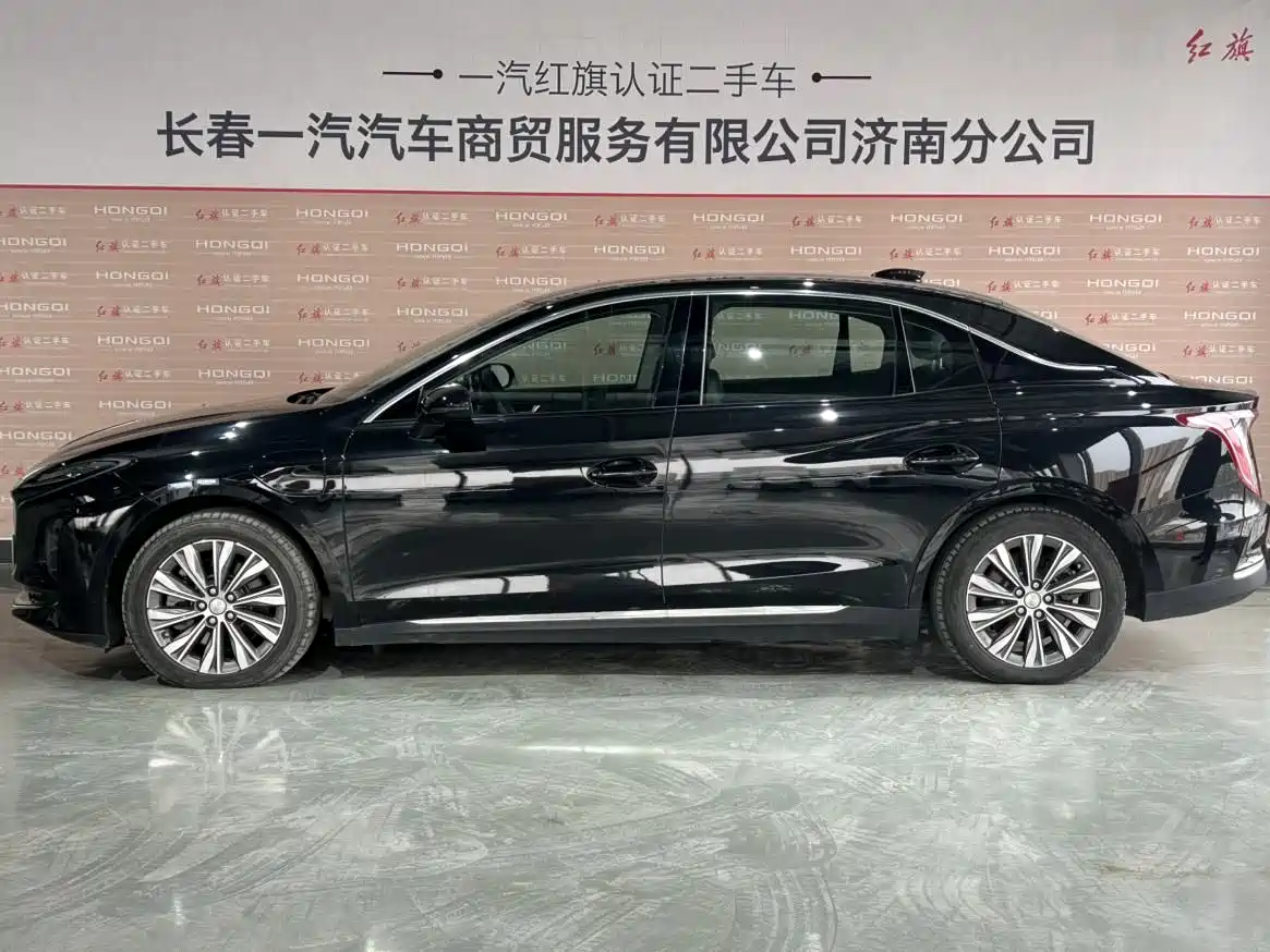 Hongqi E-QM5 2022 431km Charging Enjoyment Edition фото 3