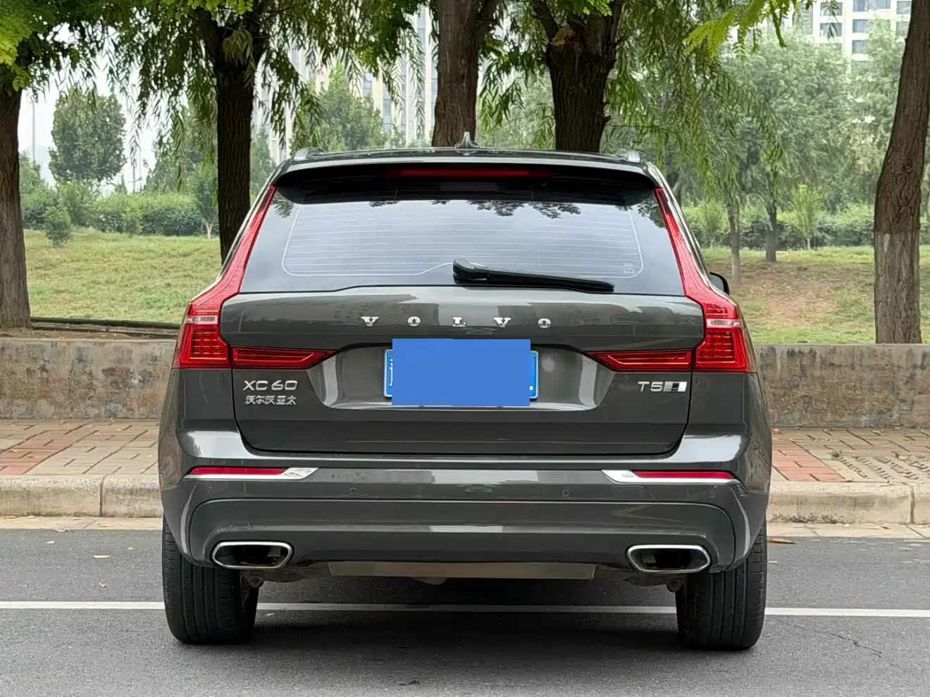 Фото 8 - Volvo XC60