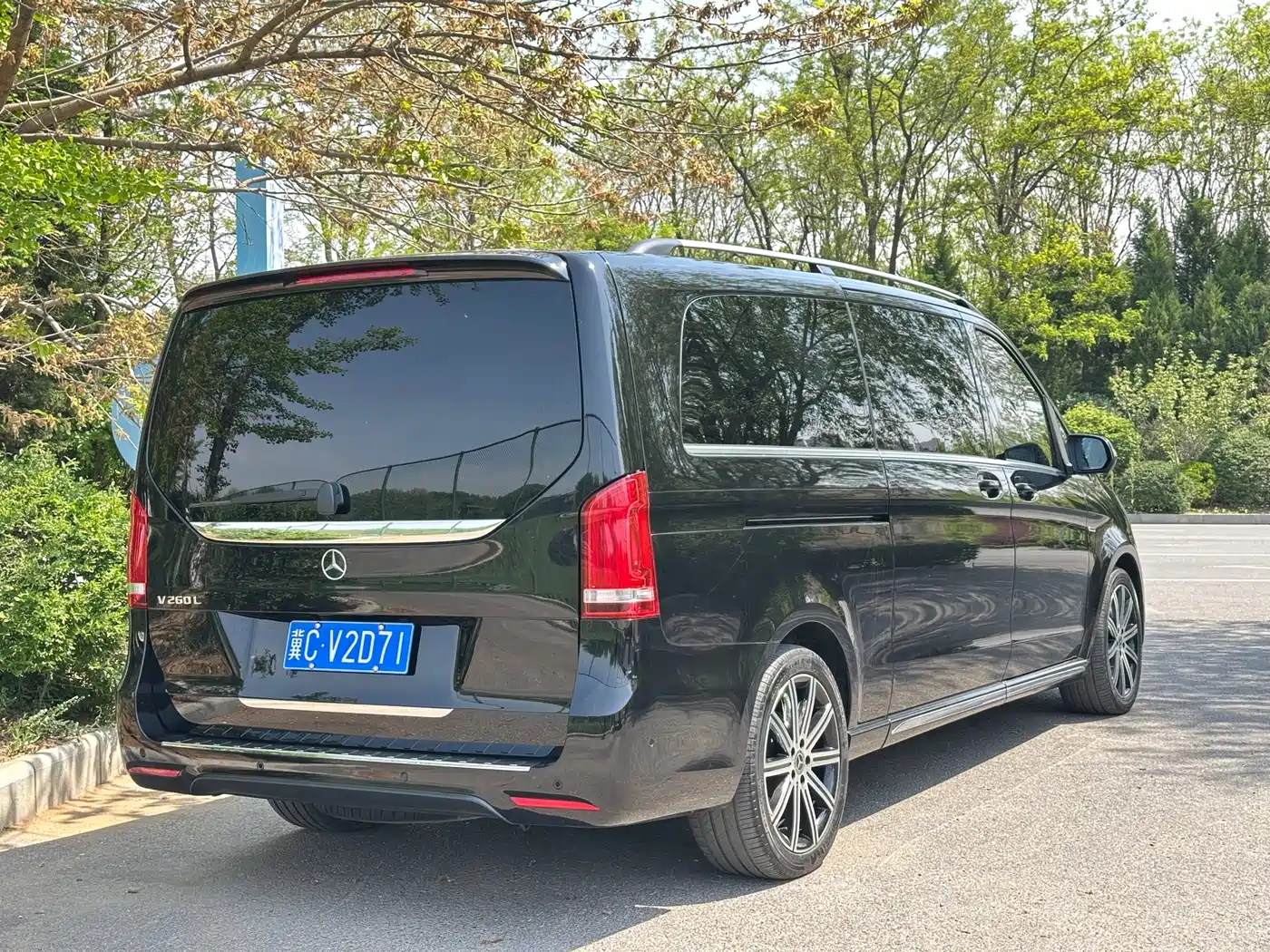 Mercedes-Benz V-Class 2022 V 260 L Long Wheelbase Luxury Edition фото 41