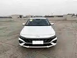 Photo 2 - Hyundai Elantra