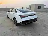 Photo 7 - Hyundai Elantra