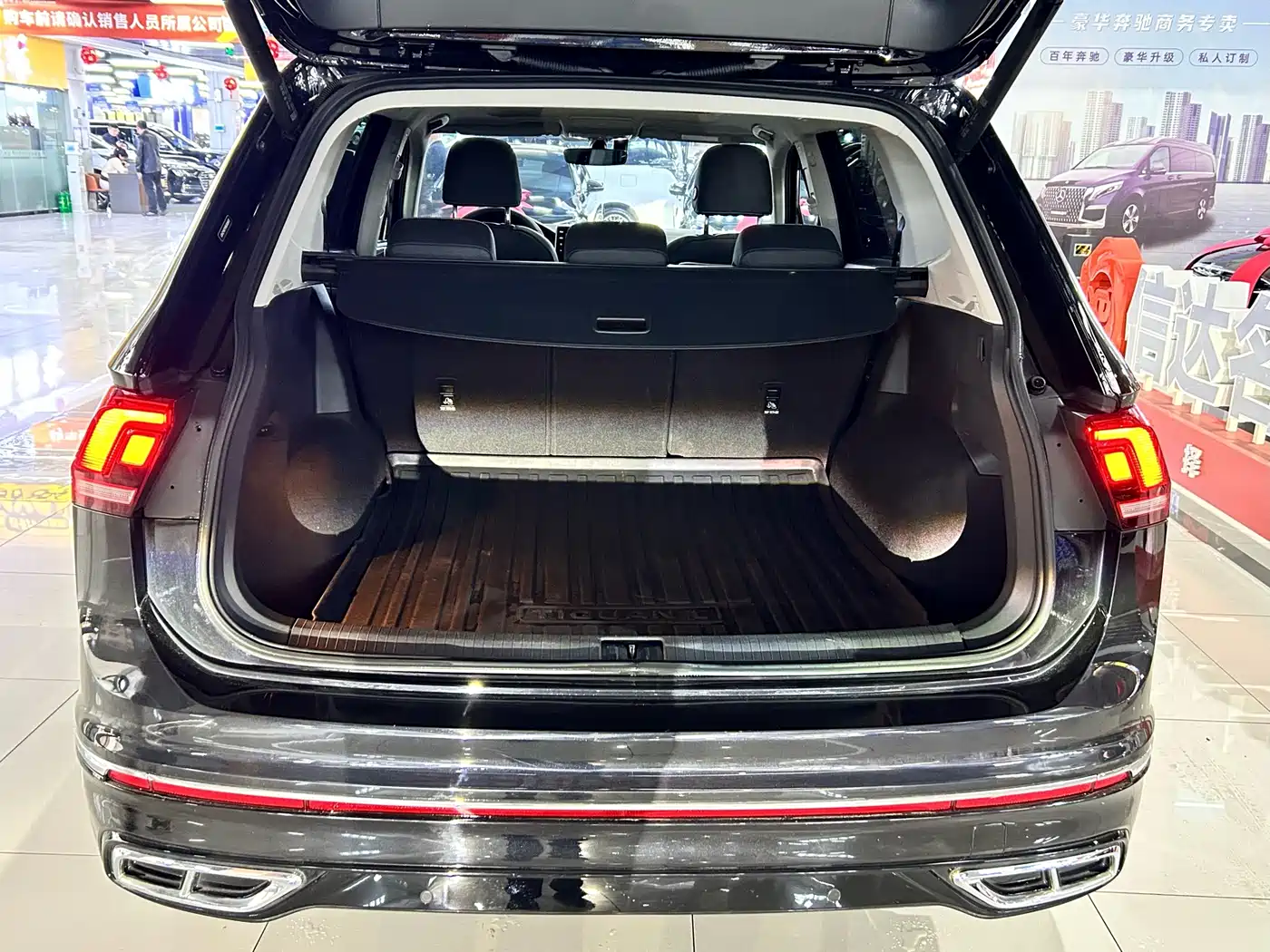Volkswagen Tiguan L 2024 Outstanding 330TSI Auto 2WD R-Line Dragon Glory Edition фото 13