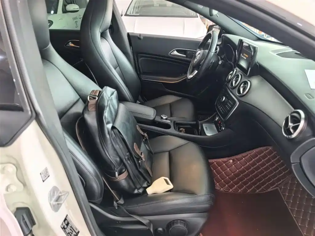 Mercedes-Benz CLA (Import) 2015 CLA 200 фото 25