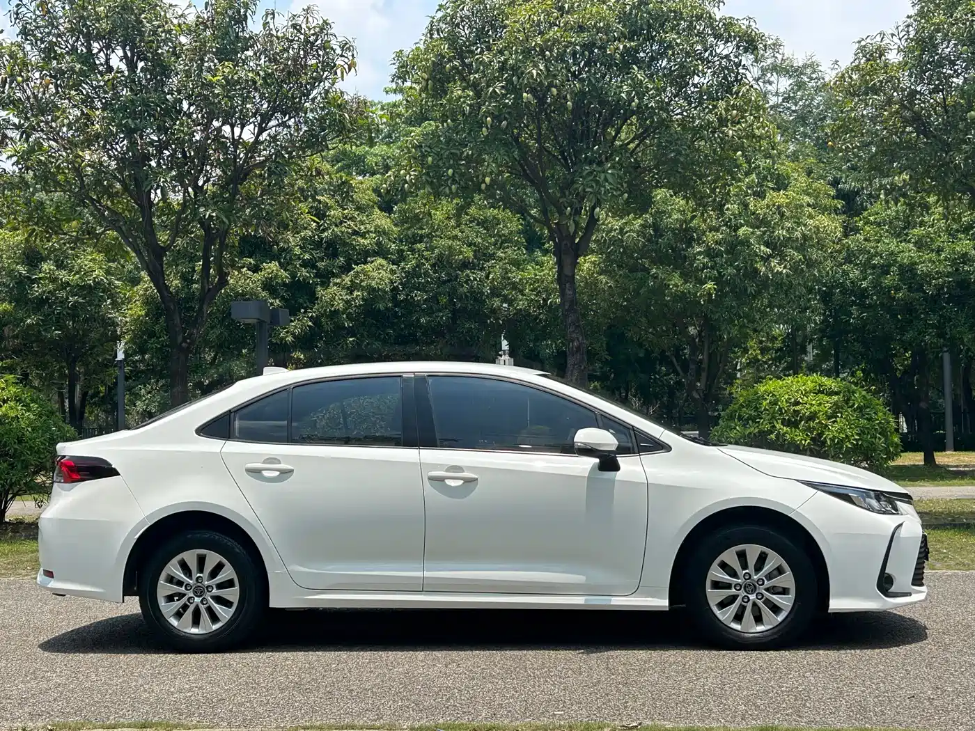 Toyota Corolla 2023 1.2T Pioneer Edition фото 21