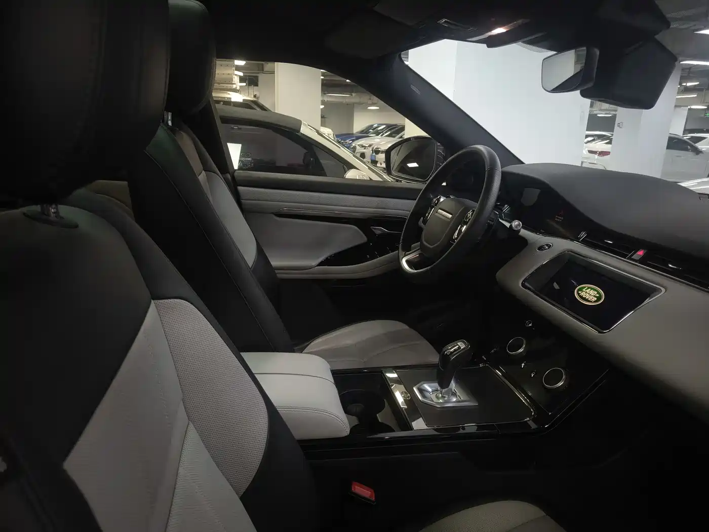 Land Rover Range Rover Evoque 2020 249PS R-DYNAMIC S Sport Edition фото 16