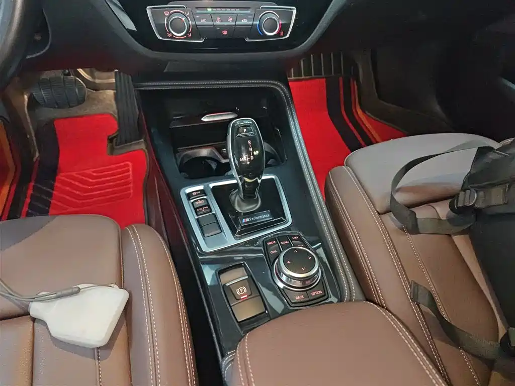 BMW 1-SERIES