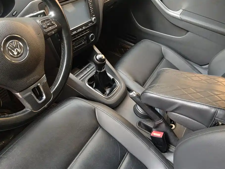 Volkswagen Sagitar 2014 1.4TSI Manual Luxury фото 16