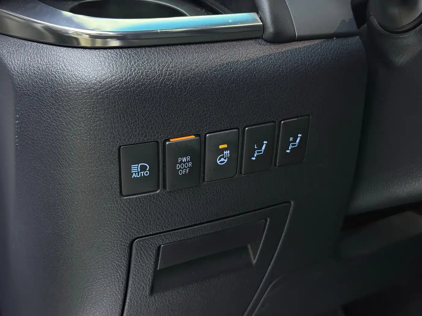 Toyota Alphard 2021 Hybrid 2.5L Premium фото 13