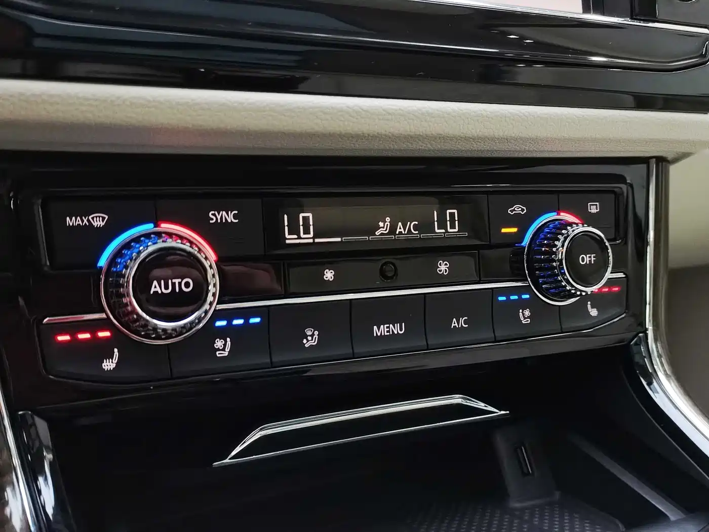 Volkswagen Phideon 2016 380TSI 2WD Executive Edition фото 14