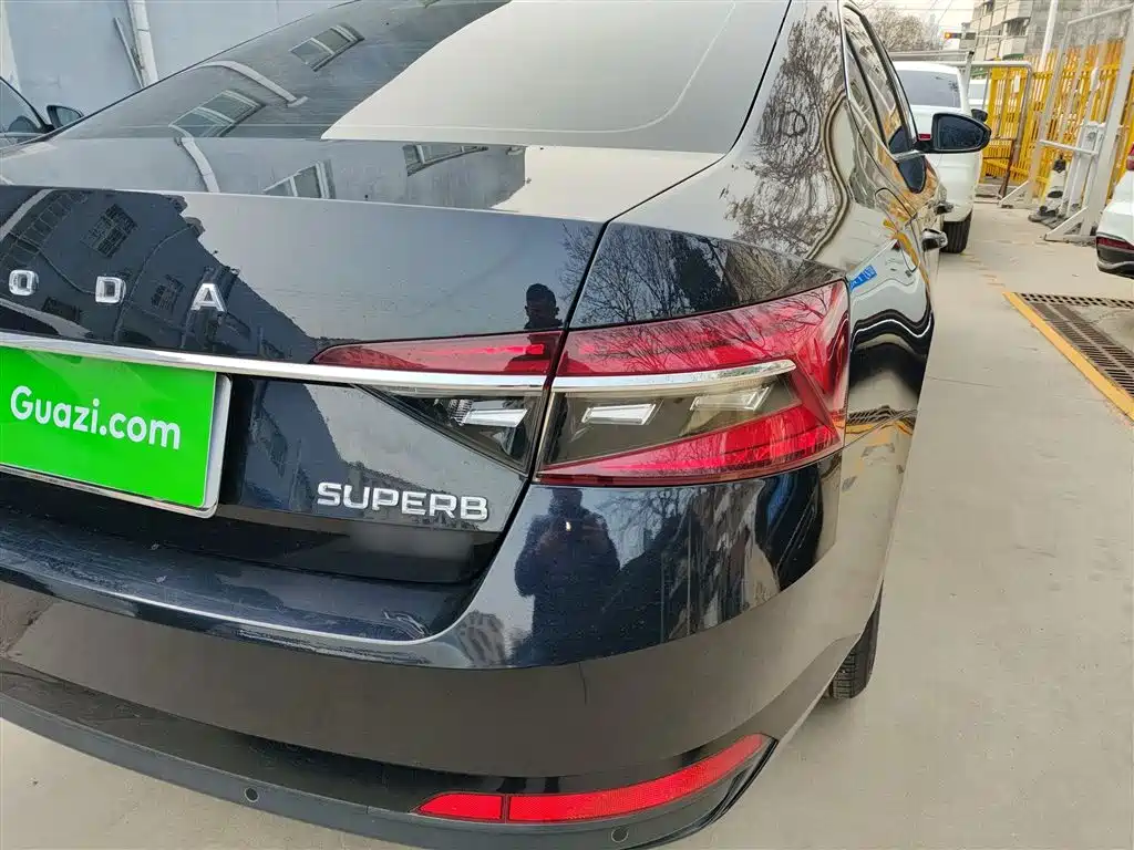 Škoda Superb 2019 TSI280 DSG Standard Edition фото 8