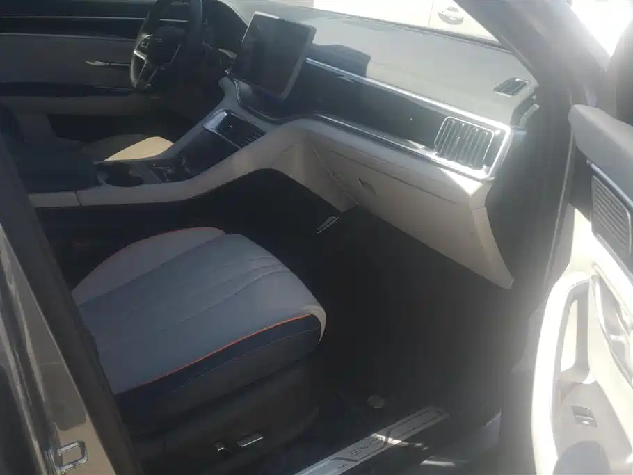 BYD Song PLUS PHEV 2024 Glory Edition DM-i 150km Flagship PLUS фото 8