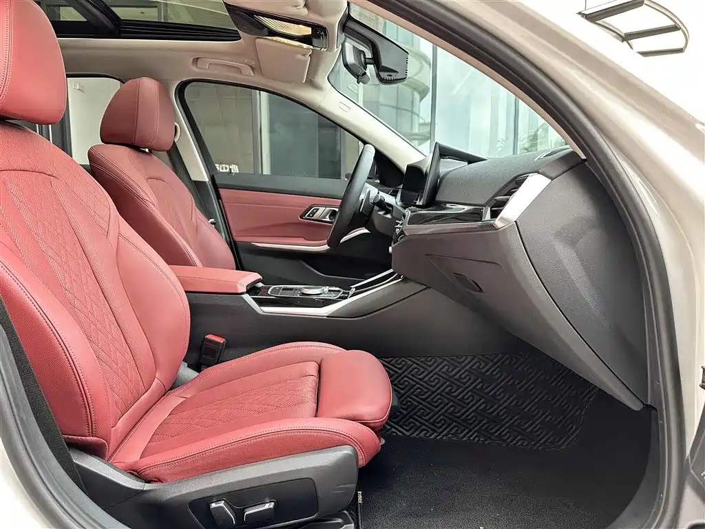 BMW 3 Series 2024 320Li M Sport Package фото 13