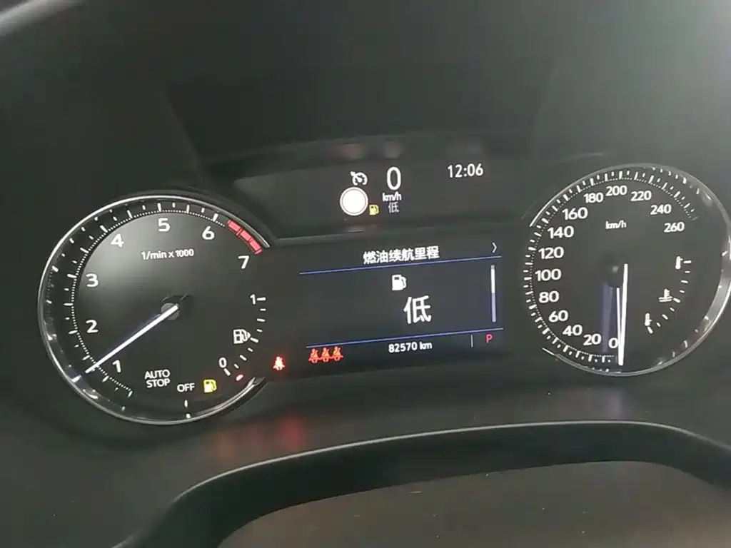 Cadillac XT4 2018 28T FWD Leading Edition фото 12
