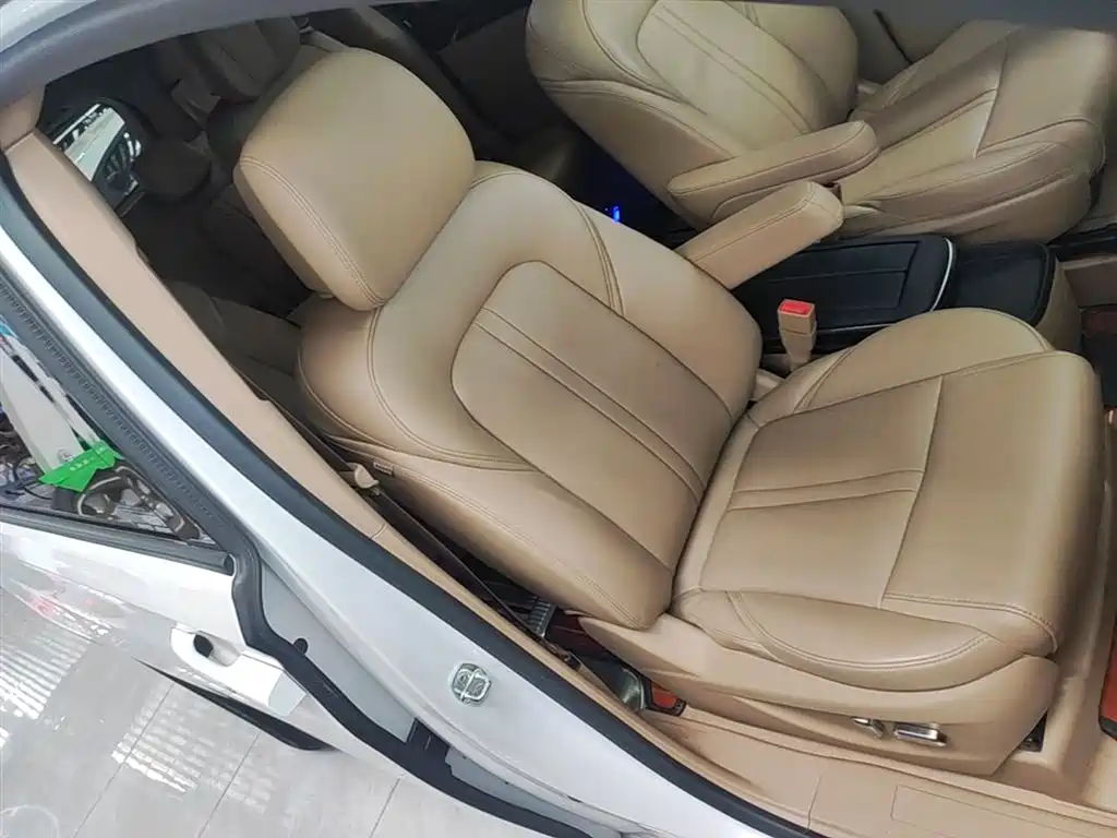 Buick GL8 2021 ES Landlord 653T Premium фото 25