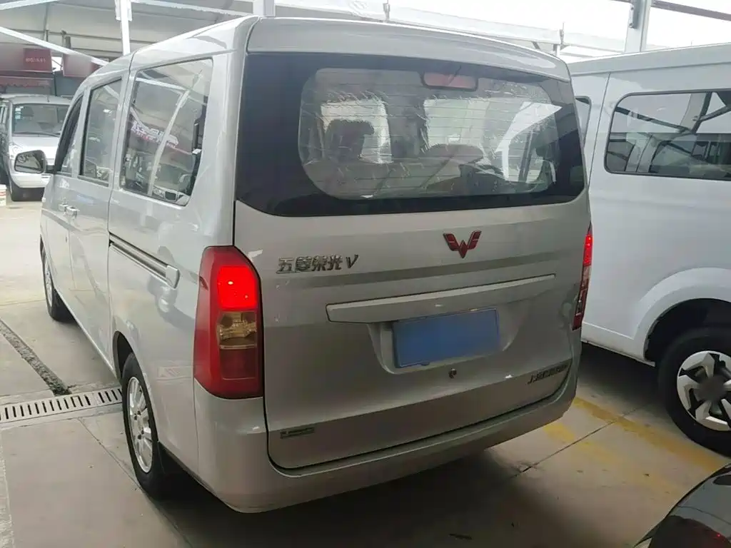 Wuling Motors Wuling Rongguang V 2017 2016 1.5L Standard