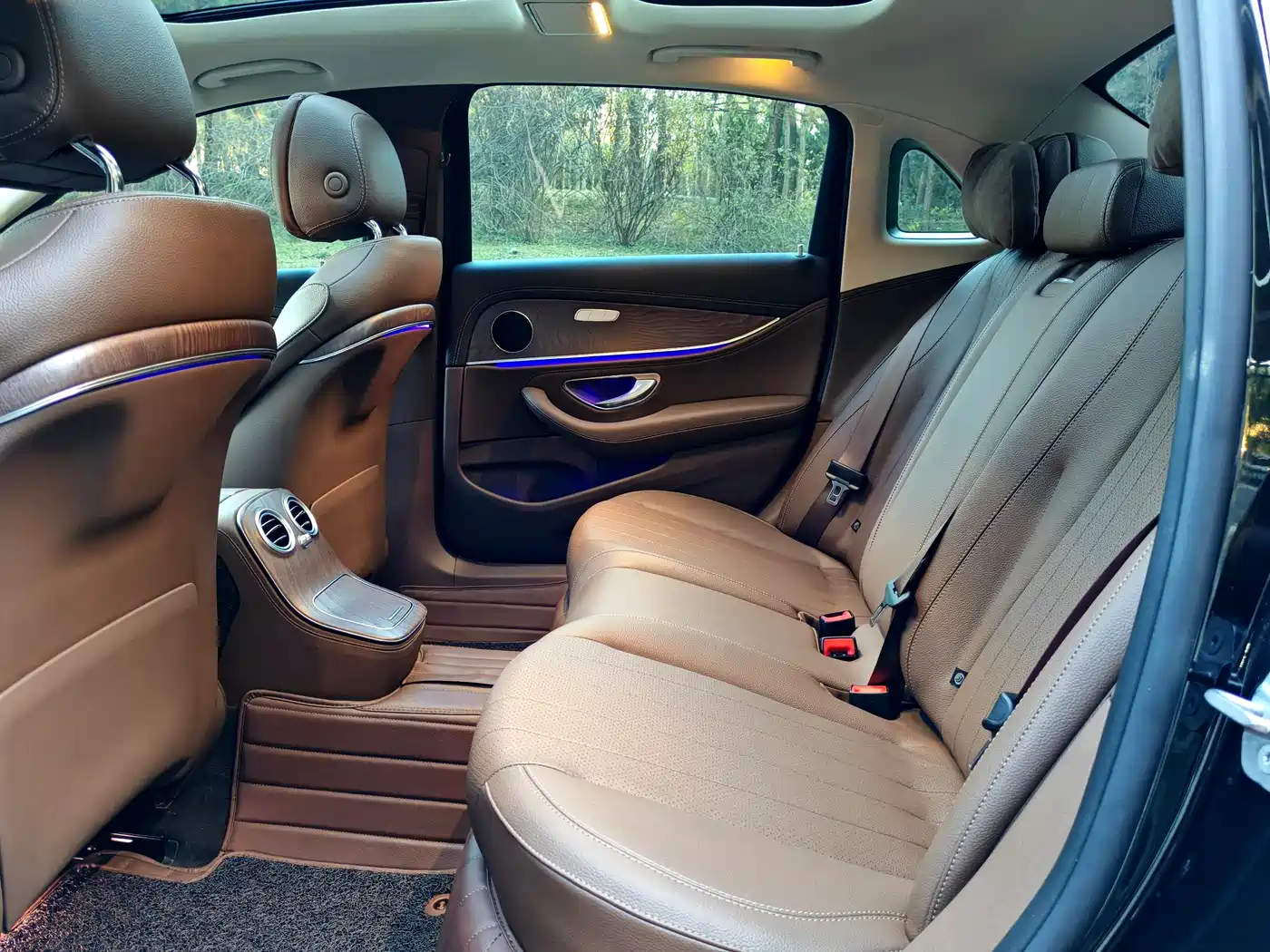 Mercedes-Benz E-Class 2021 E 300 L Fashion фото 6