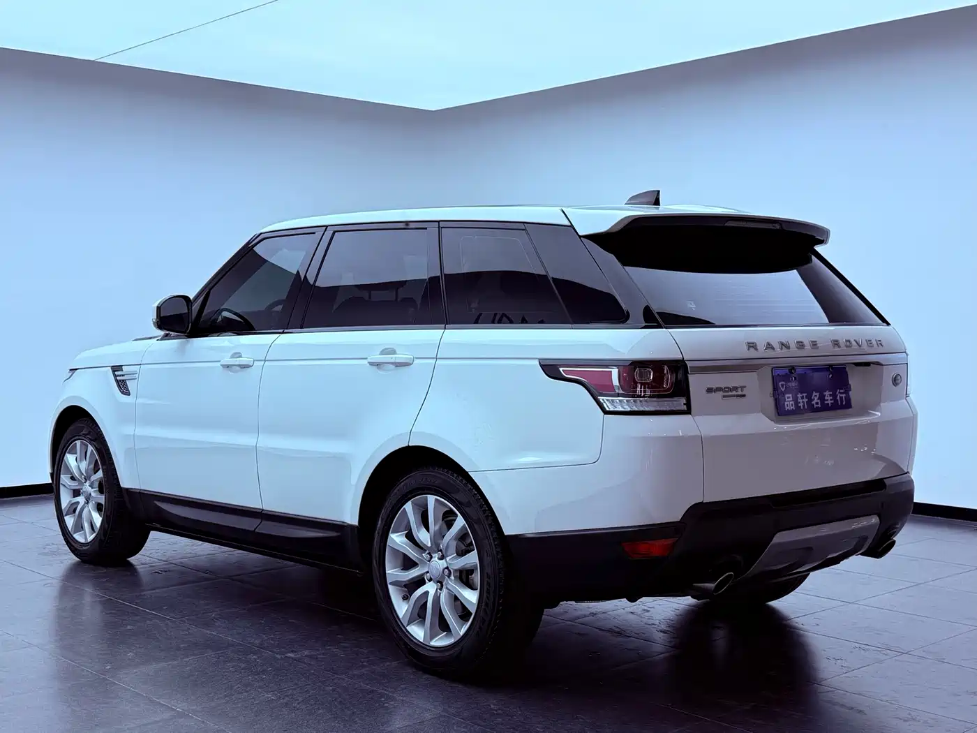 Land Rover Range Rover Sport 2017 3.0 SC V6 SE фото 4