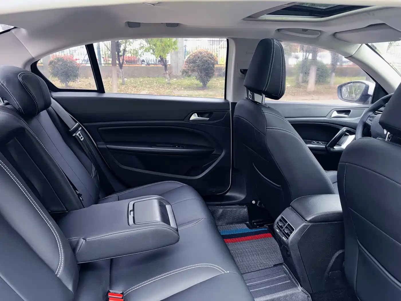 Peugeot 408 2014 1.8L Automatic Luxury Edition фото 24