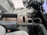 Фото 23 - Toyota Granvia