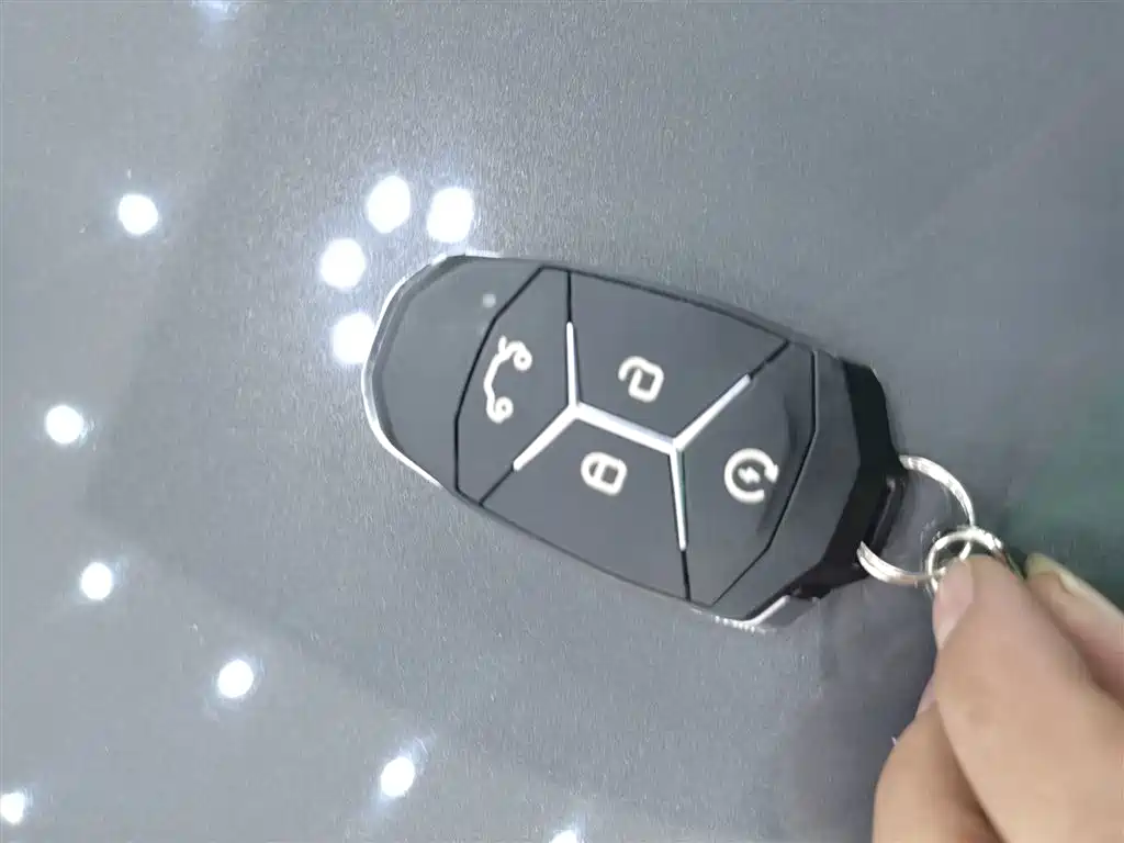 Lynk & Co 02 2018 1.5T DCT 2WD Power Edition China V фото 9