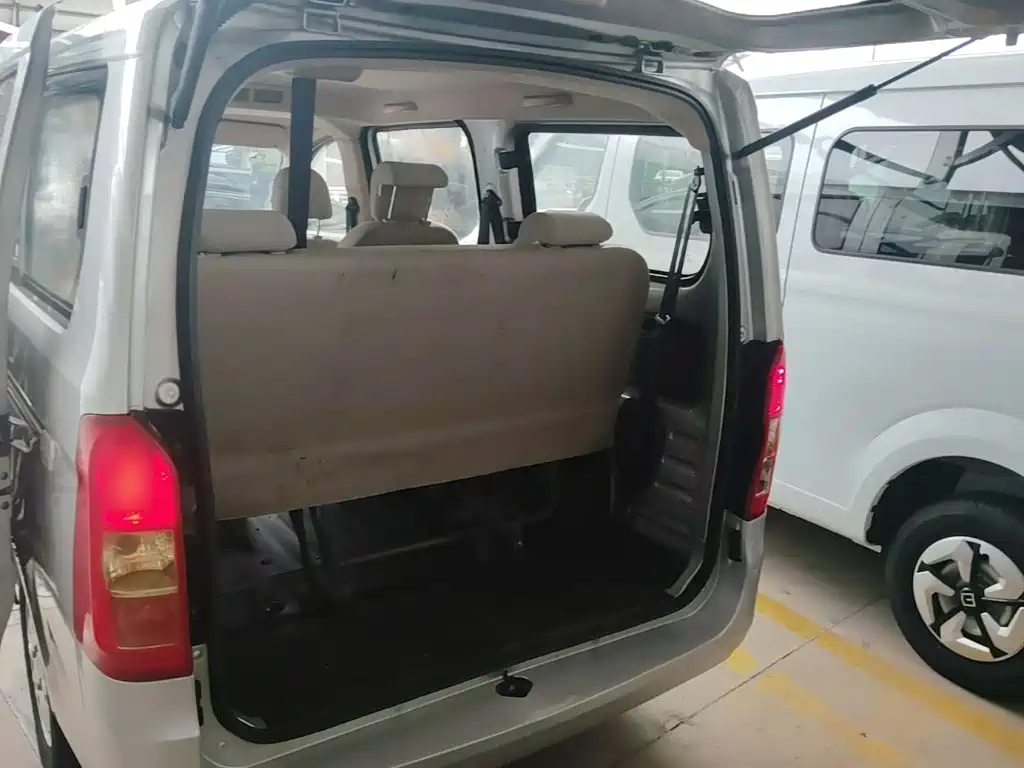 Wuling Motors Wuling Rongguang V 2017 2016 1.5L Standard