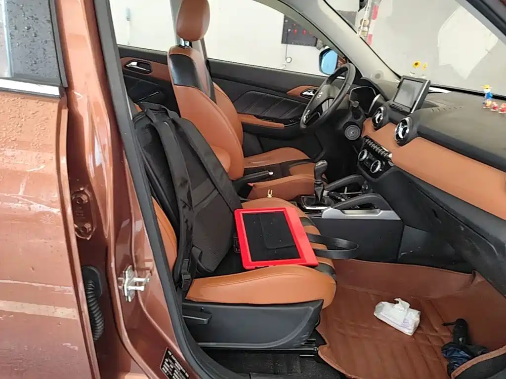 Фото 25 - BAIC Senova X35