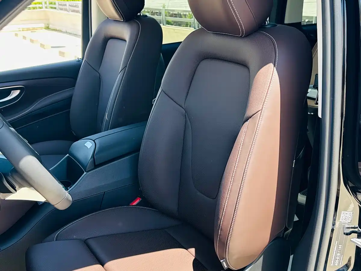 Mercedes-Benz V-Class 2024 V 300 L Long Wheelbase Luxury Edition фото 13