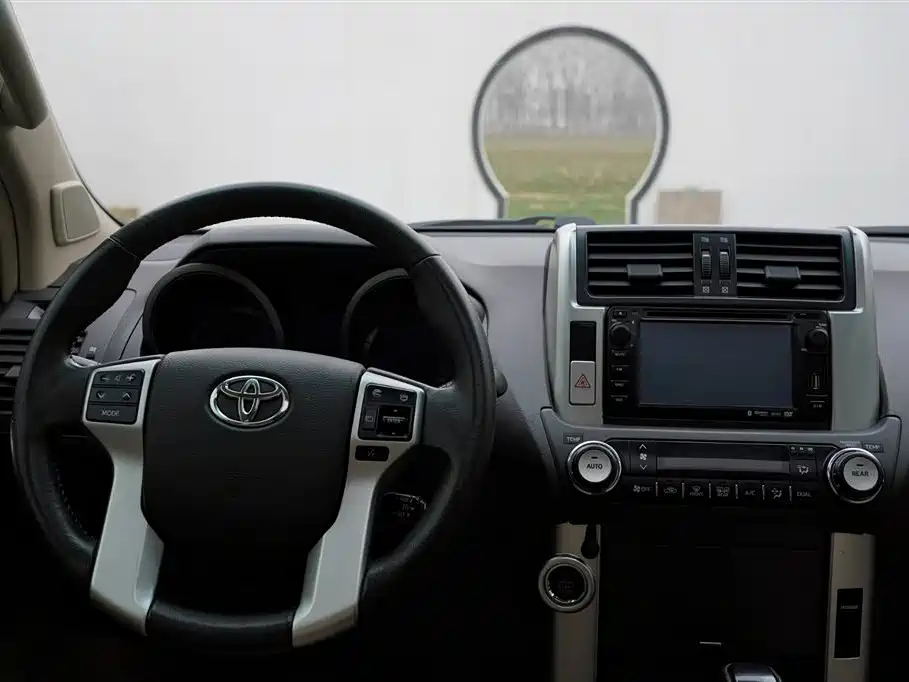 Toyota Prado 2010 4.0L Automatic TX-L фото 43