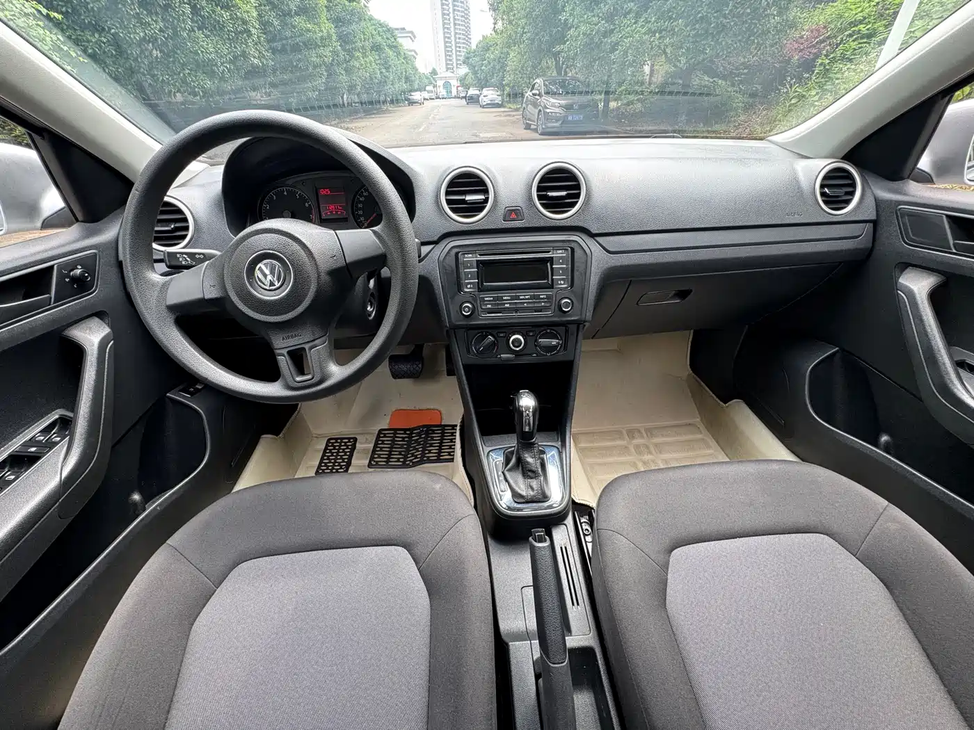 Volkswagen Jetta 2015 Value Edition 1.6L Automatic Fashion фото 6