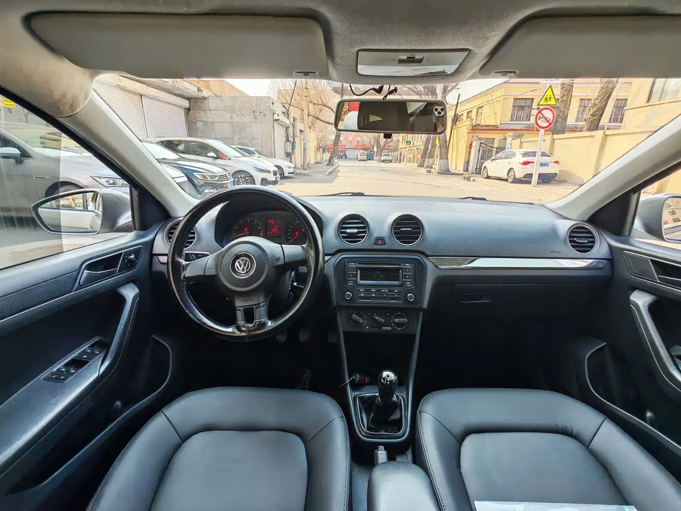 Volkswagen Jetta 2013 1.4L Manual Comfort фото 7