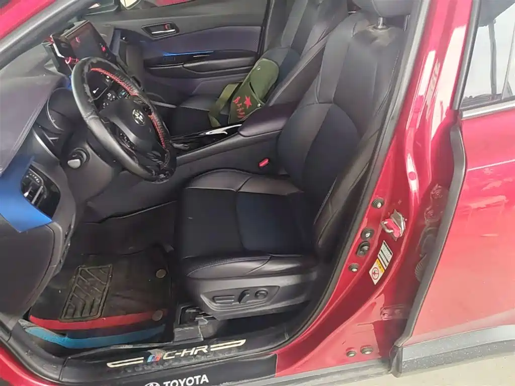 Toyota C-HR 2020 Model 2.0L Leading фото 11