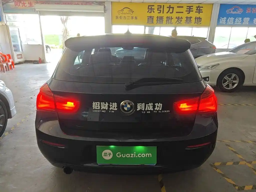 BMW 1 Series (Import) 2016 118i Leading фото 6